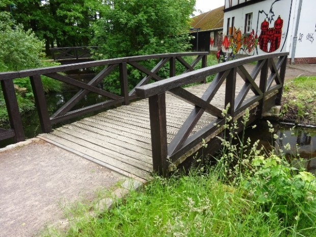 Fußwegbrücke am Schwanenteich / Nieplitz