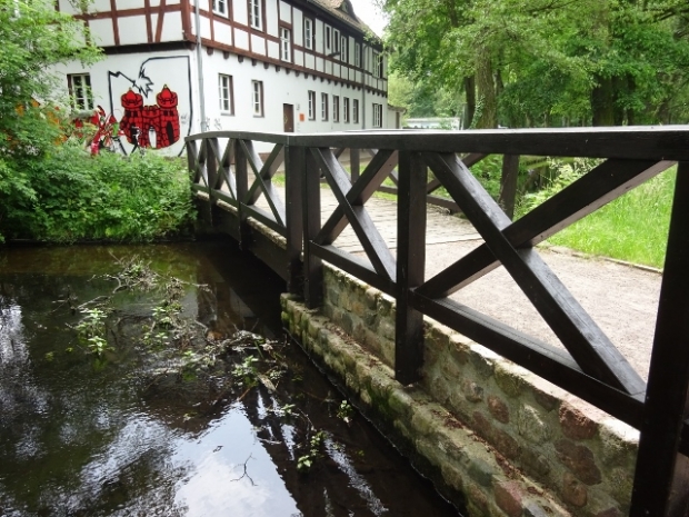 Fußwegbrücke am Schwanenteich / Nieplitz
