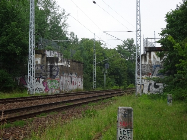 ehem. EÜ der Bahntrasse der sowj. Streitkräfte / ehem EÜ zum südl Berliner Außenring