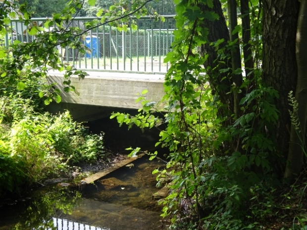 Lindenstraßenbrücke / Graben zwischen kleinen und großen Zechsee