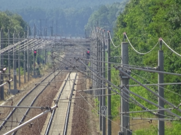 K 7225 Straßenbrücke Radeländer Weg / EU Strecke Berlin - Elsterwerda - Dresden, im Bildhintergrund