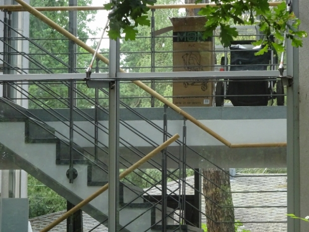 Hausverbindungsbrücke / Treppenhaus