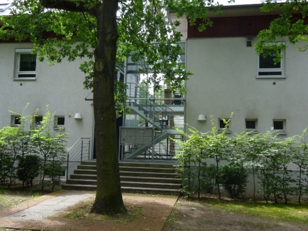 Hausverbindungsbrücke / Treppenhaus