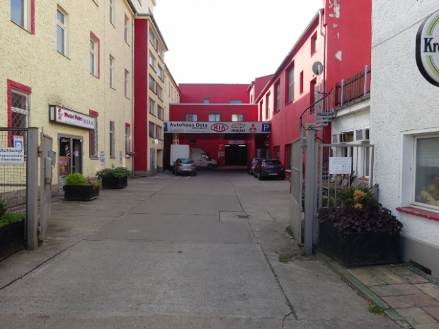 Gebäudeverbindungsbrücke / KFZ - Werkstatthof