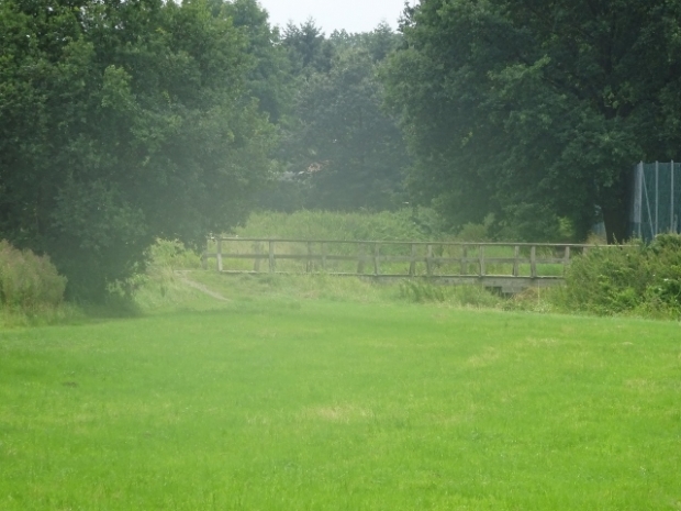 Fußwegbrücke / Fußweg