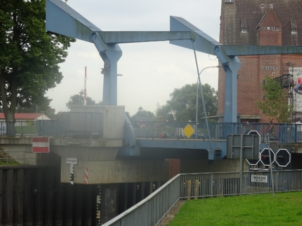 B 195 Werderstraßenbrücke / Müritz - Elde - Wasserstraße 
