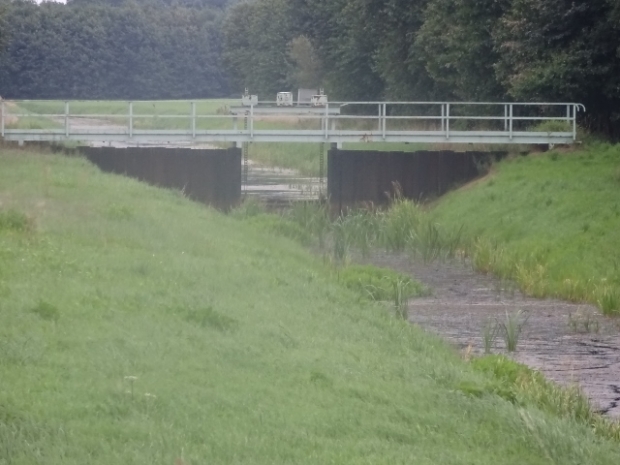 Arbeitswegbrücke an einer Staustufe / Schmaldiemen