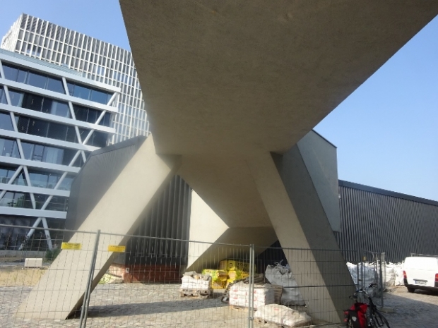 Gebäudeverbindungsbrücke Museum Hamburger Bahnhof / Hofstraße