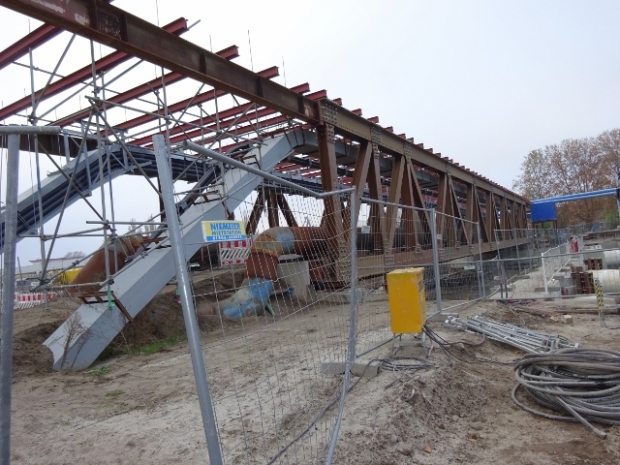 Rohrleitungsbrücke / A 100 Autobahn - Verlängerung