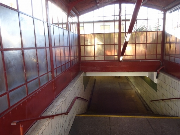 EÜ Strecke Berlin - Erkner - Frankfurt Oder - Warschau / Zugang S- Bf. Hirschgarten