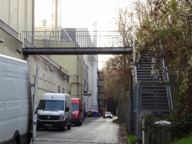 Fußwegbrücke / Werkstraße