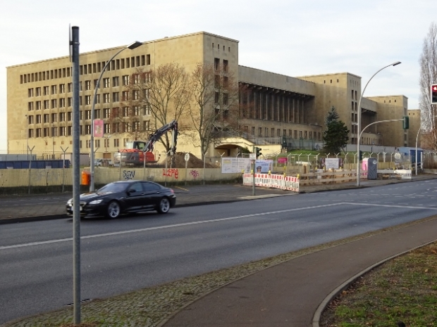 Fußwegbrücke Kopfbau Ost / Bunkerstraße