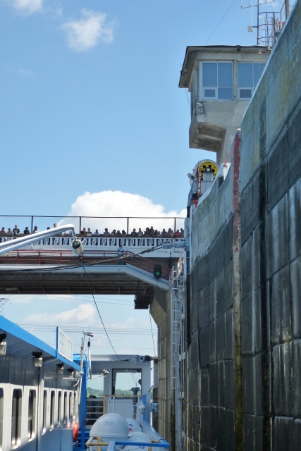 Schleusenbrücke Krementschug, Bl. von Westen