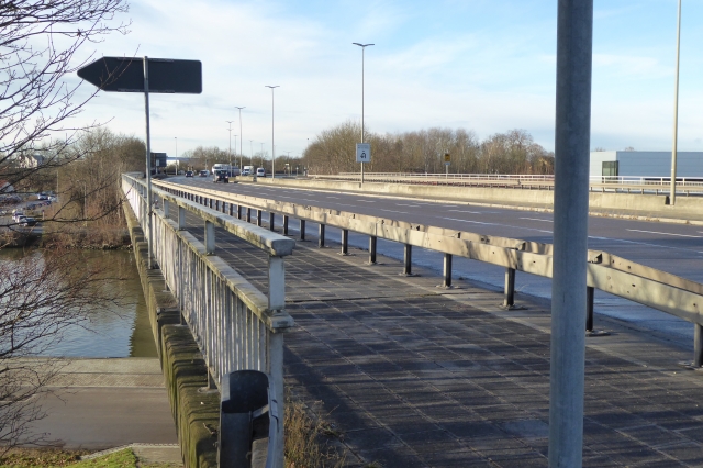 Brücke der Hafenstraße über Main-Donau-Kanal