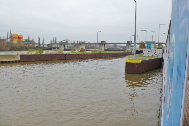 Schleusenbrücke Offenbach, Bl. v. Westen