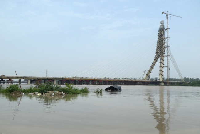 Die Signature Bridge in Delhi im Sommer 2018.