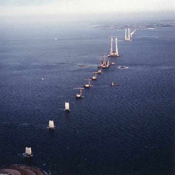 Brückenlinie: Pfeiler+Pylone