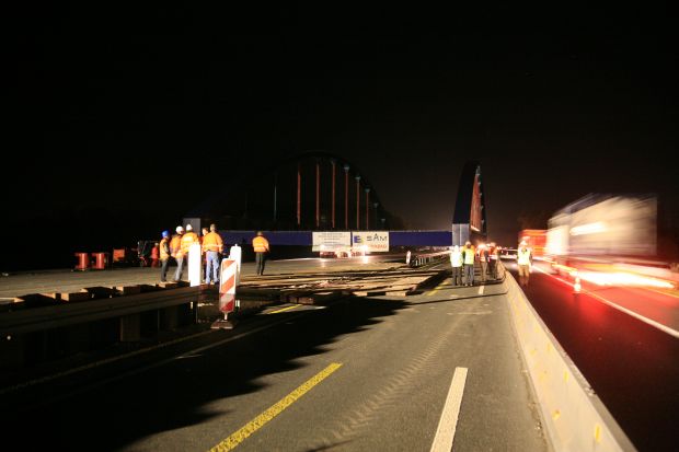 Transport vom Rastplatz zum Kanal