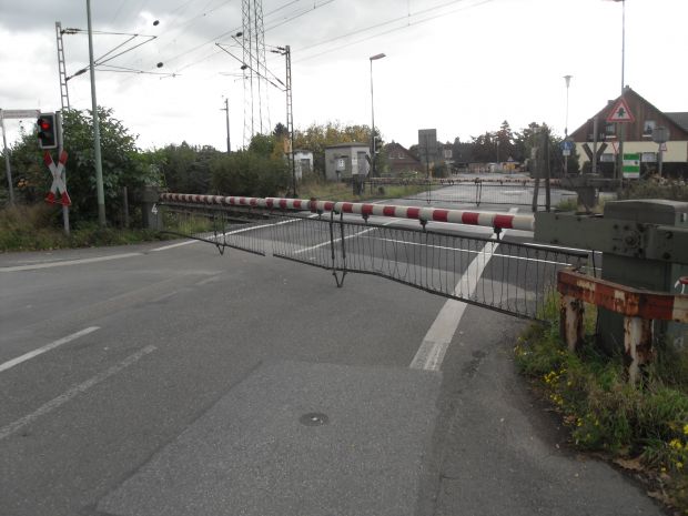 der Bahnübergang, der ersetzt wird