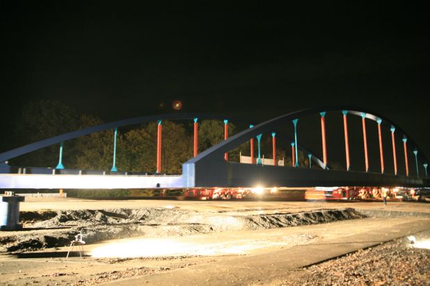 Transport vom Rastplatz zum Kanal