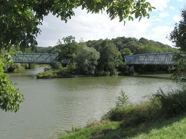 rechts BAS 45077 und links BAS51130