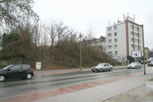 die Reste des Bahndamms