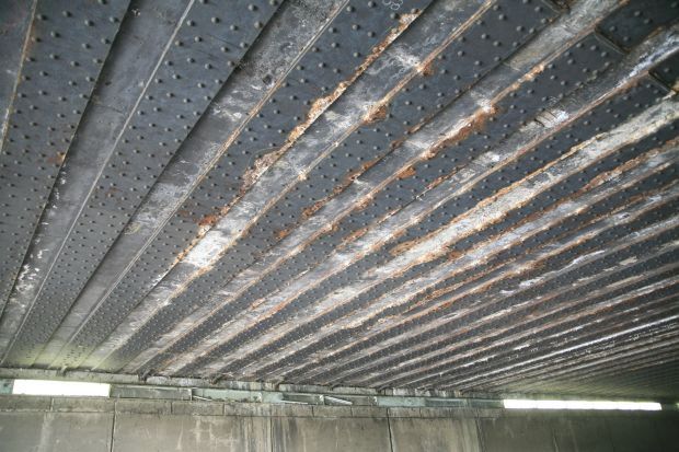 genietete Stahlträger mit Betonfüllung