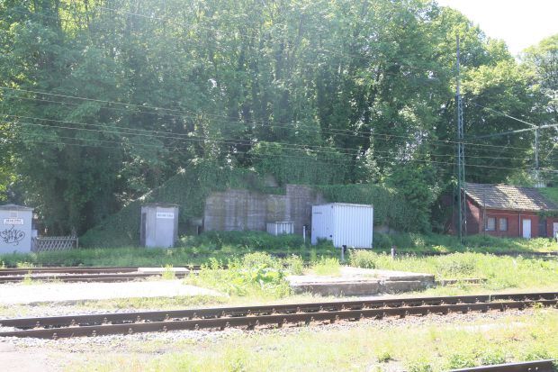 nur die Widerlager sind zu erkennen