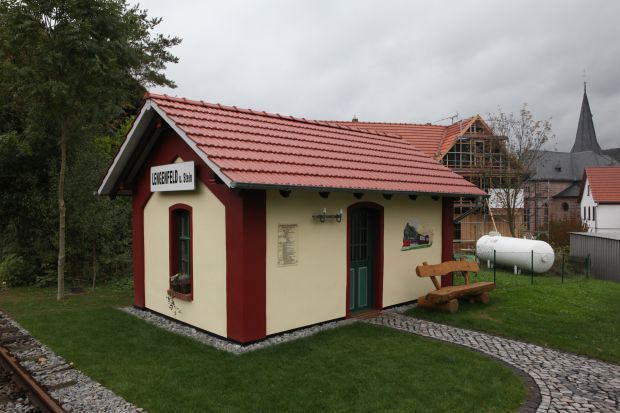 Bahnwärterhaus am südlichen Ende der Brücke