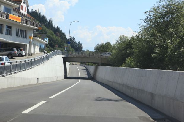 die nördliche Strassenüberführung