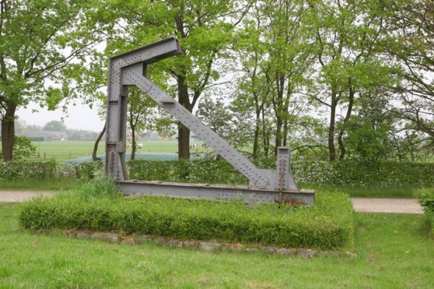 Reste der alten Kanalbrücke