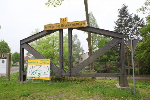 Reste der alten Kanalbrücke