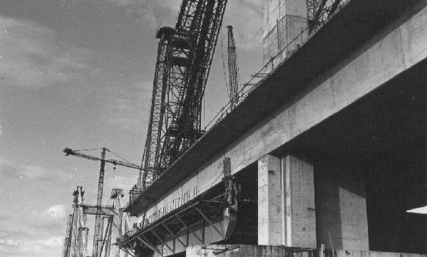 Unteransicht vom Suedwesten; Ausbau vom Sueden aus