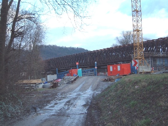 Baustelle für die neue Brücke