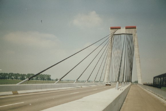 die dritte (heutige) Brücke