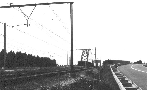 Bau der neuen Eisenbahnbrücke