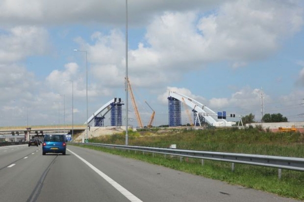 Montage östlich der Autobahn