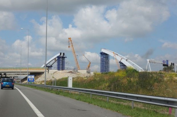 Montage östlich der Autobahn