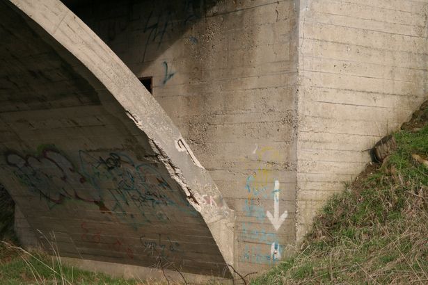 Betonschäden am südlichen Bogen