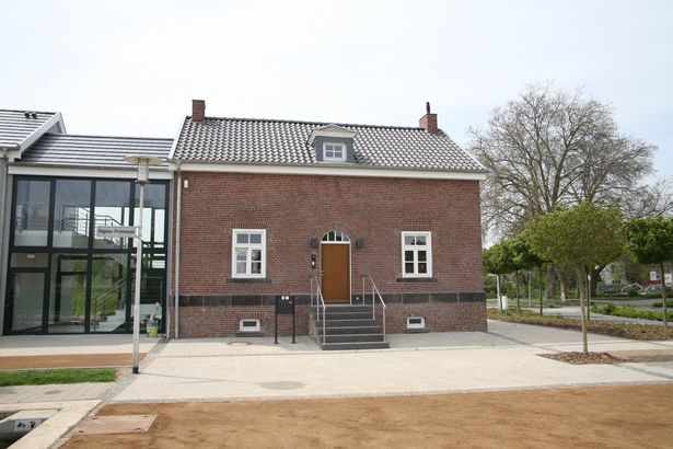 das alte brückenwärterhaus wurde für eine neue Nutzung renoviert