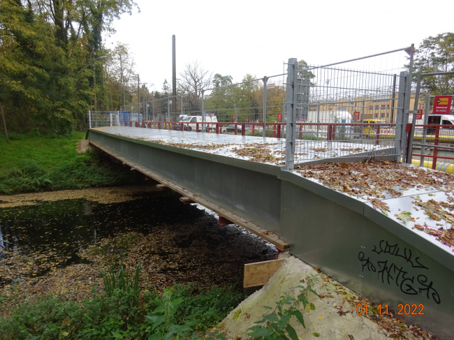 Fußgängerbrücke / Wuhle