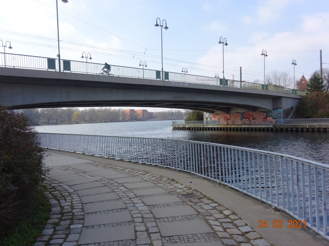 Dammbrücke / Spree