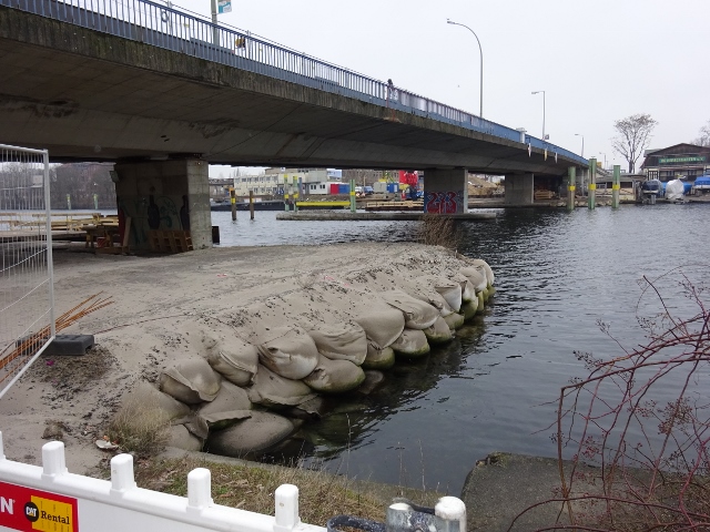Salvador-Allende-Brücke / Spree