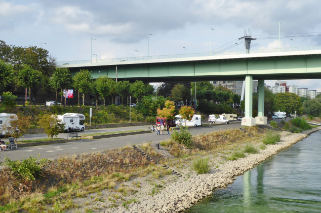 Zoobrücke, linksrheinisches Ufer