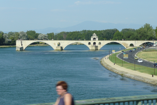 (Sur) le pont d’Avignon