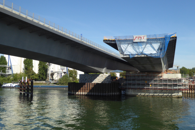 Neues Brückenteil, rechtes Ufer