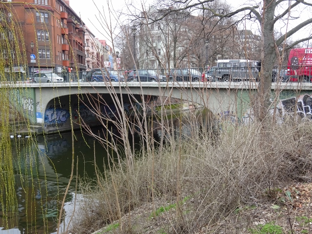 Hobrechtbrücke / Landwehrkanal