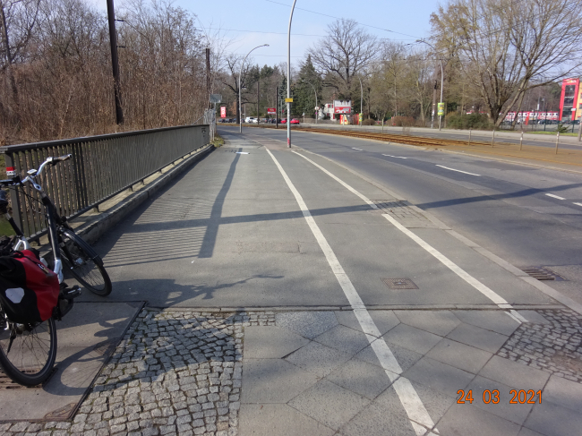 Pyramidenbrücke / Wuhle