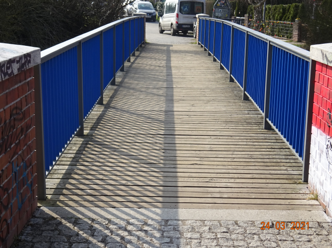 Fußwegbrücke Mozartstraße - Straße zum Wuhleblick / Wuhle