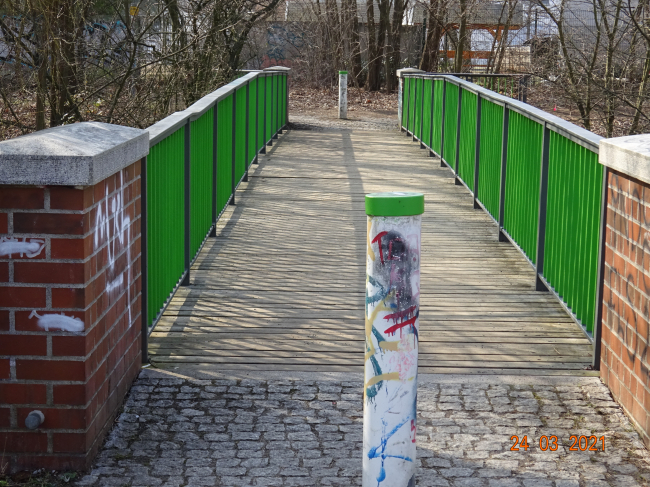 Fußwegbrücke am Innovationspark / Wuhle